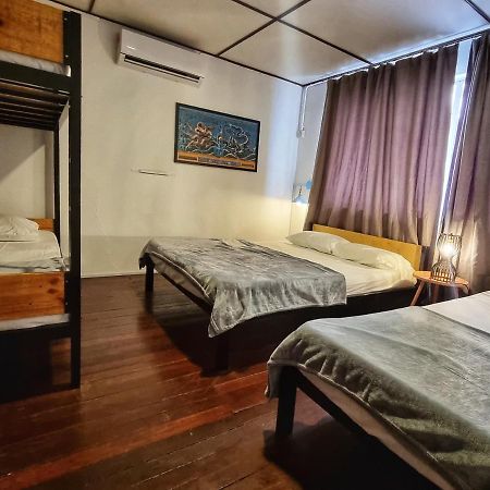 Treehouse Hostel Kuching Bagian luar foto
